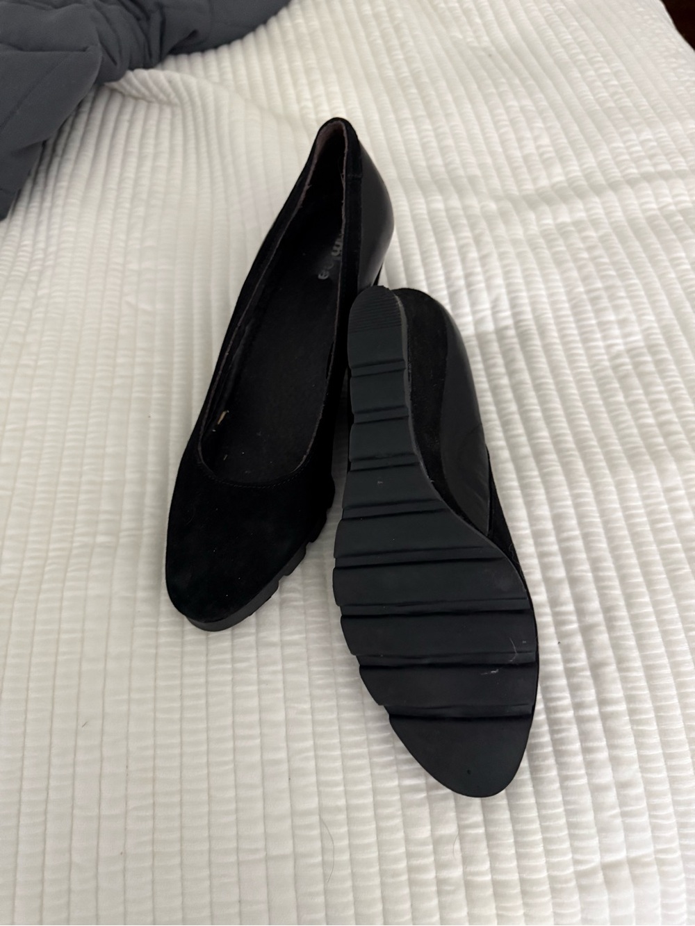 Women's Black Suede Round-Toe Flats